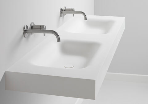 Vlieland: wastafel in HI-MACS Alpine White met kommaat 56 × 38 cm