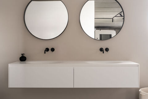 Stavoren: naadloos Solid Surface meubel met verstekgreep